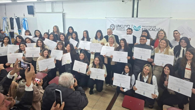 imagen Juraron 39 nuevos egresados en la Facultad de Educación