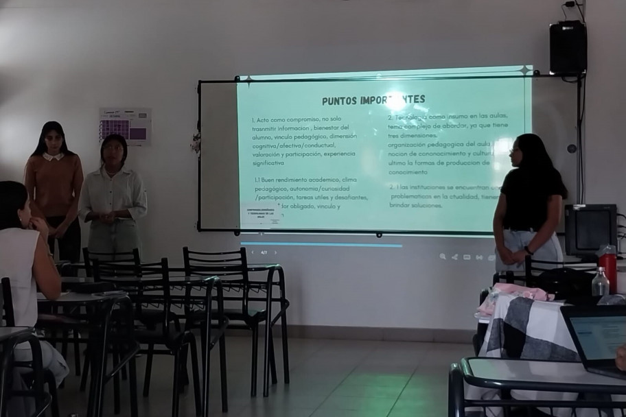 imagen Cuando la oralidad se convierte en conocimiento: estudiantes de "Lectura y Escritura en la Universidad" mostraron sus presentaciones académicas innovadoras