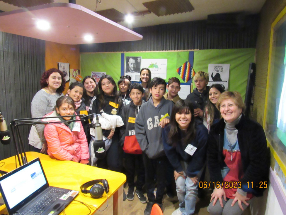 imagen "Estamos al aire:" Niñes y adolescentes transmitieron sus programas por Radio Cuyum