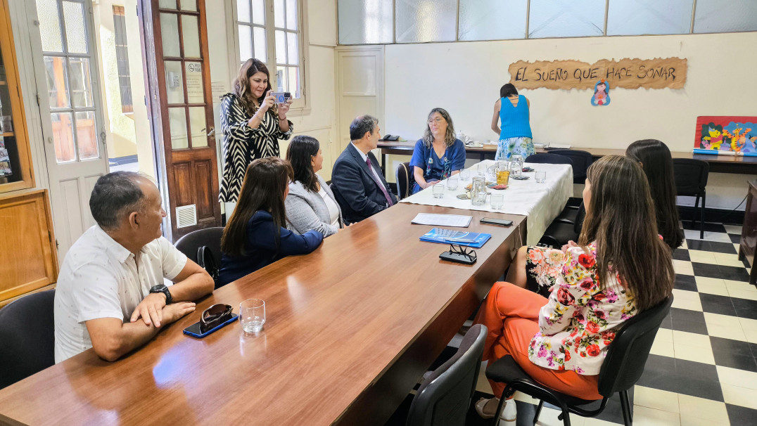 imagen Estudiantes de la Escuela Carmen Vera Arenas tendrán ingreso directo al Colegio de Lenguas Extranjeras