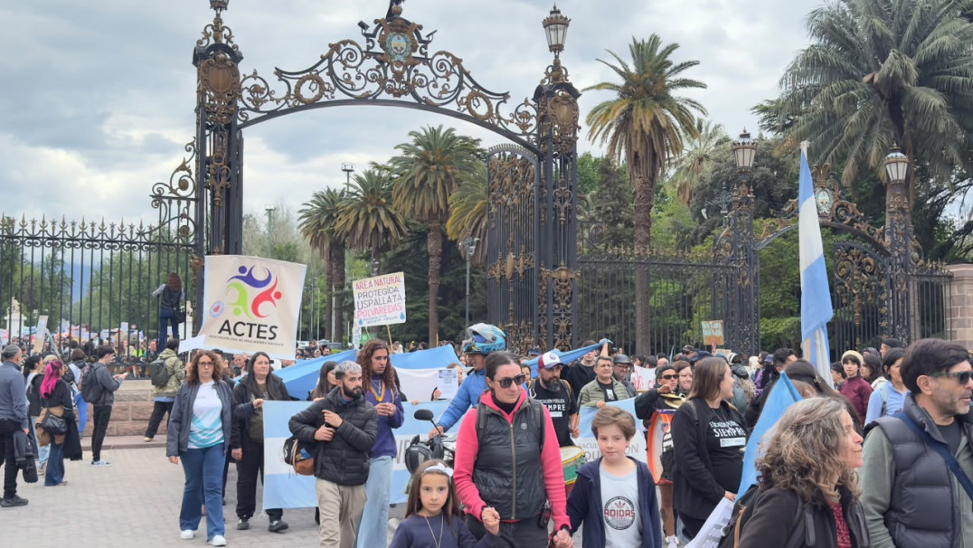 imagen La Facultad de Educación y la ECVA participaron de la quinta Marcha Federal Universitaria