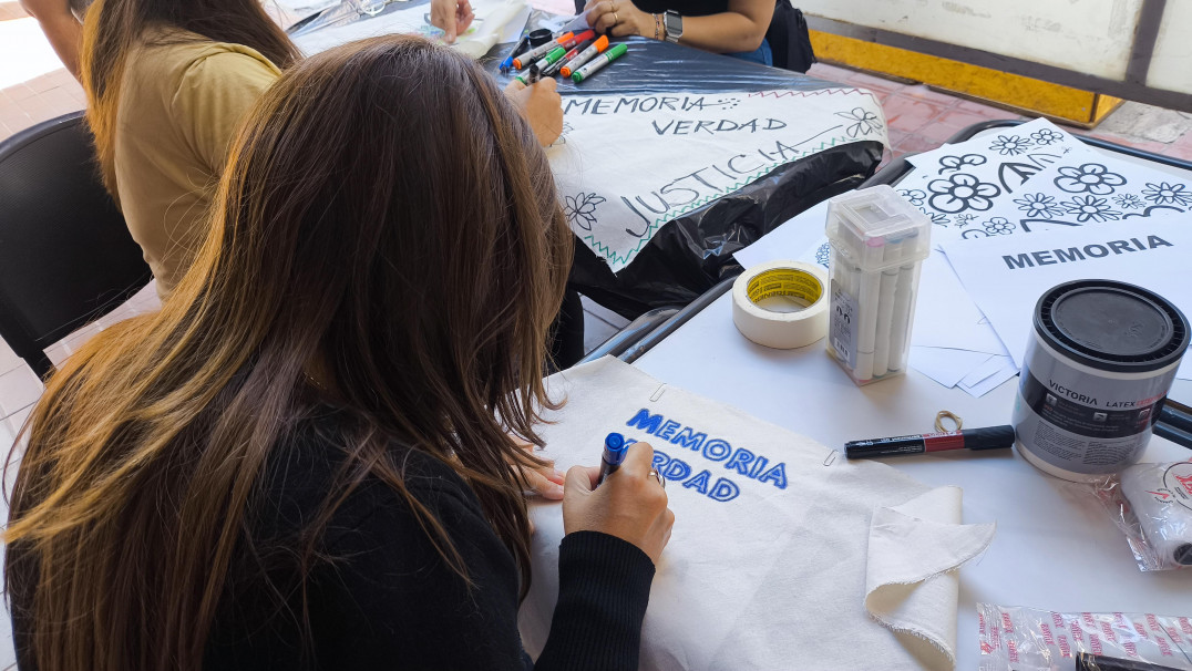 imagen Pañuelos por la Memoria, Verdad y Justicia