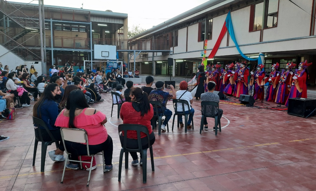 imagen Dieciocho artistas de La Buena Moza animaron la celebración del Día del Estudiante y Egresado