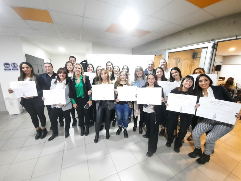 imagen Juraron diecinueve nuevos egresados de la Facultad de Educación