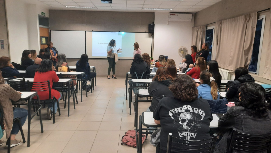 imagen Cristina Gutiérrez dictó su última clase como docente de la Facultad de Educación