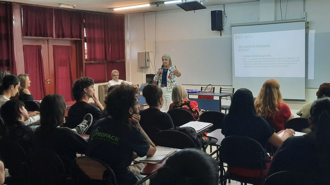 imagen La salud mental fue tema de análisis en la Facultad