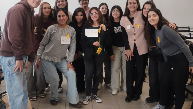 imagen Con atrapasueños y listones amarillos, un taller abordó la prevención del suicidio