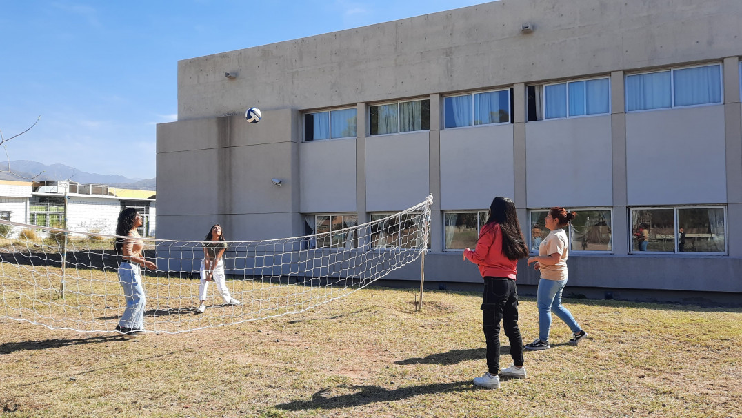 imagen Estudiantes celebraron su día con música, juegos y sorteos