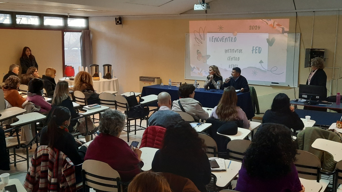 imagen La Facultad de Educación reunió a sus Institutos, Centros y Redes en una jornada de articulación