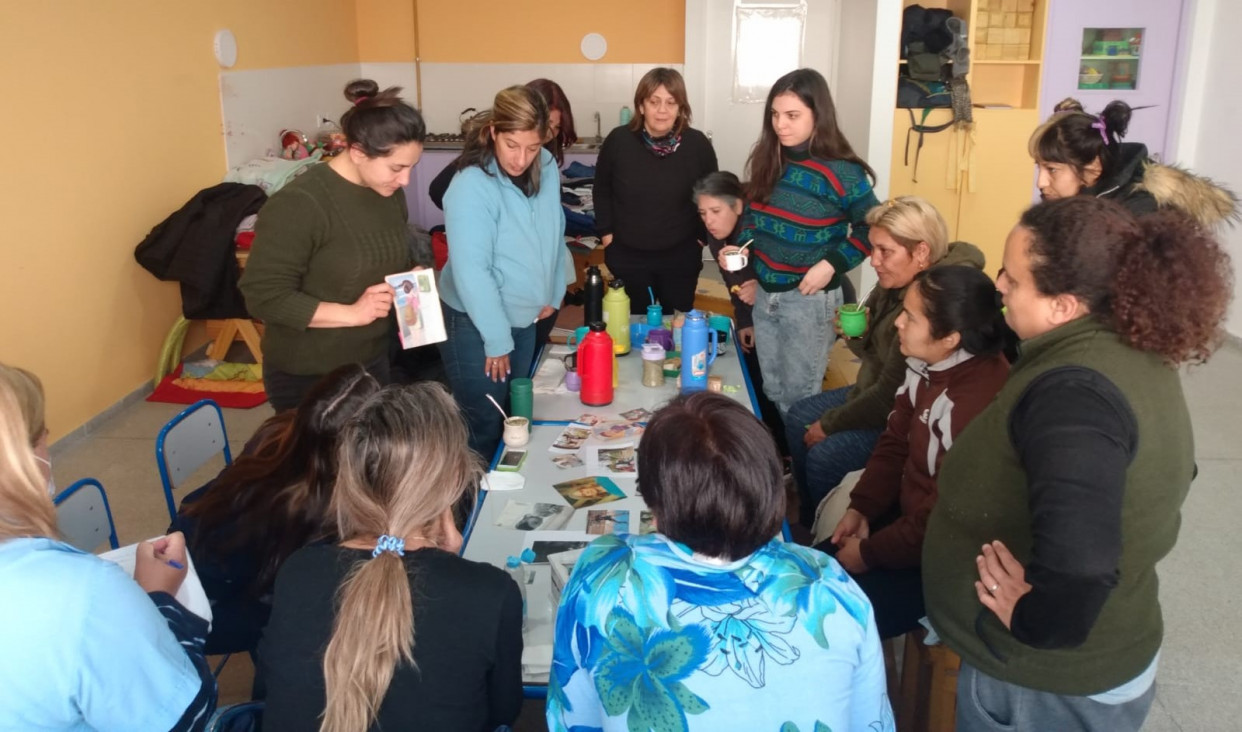 imagen Egresadas de la Facultad dictan talleres de acompañamiento a mujeres