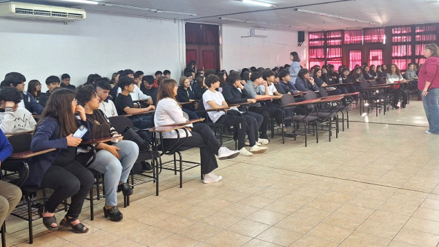 imagen Presentaron oferta académica a estudiantes de la Escuela Martín Zapata