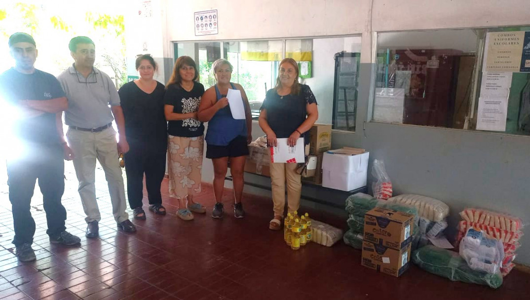 imagen Entregaron donaciones a Casa Pueblo y al CEBJA 3-001