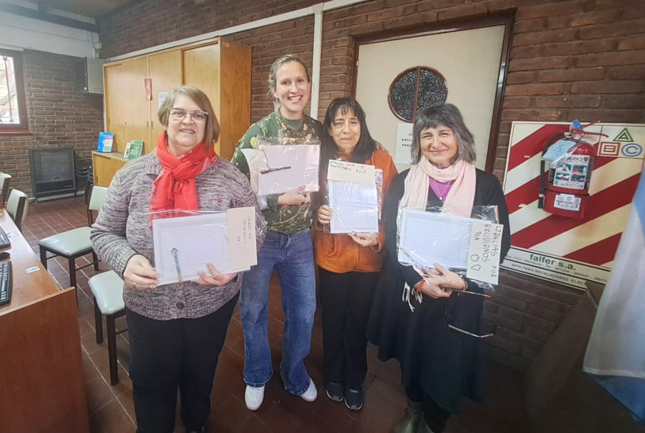 imagen Estudiantes de la Escuela Carmen Vera Arenas visitaron la Biblioteca de la Facultad