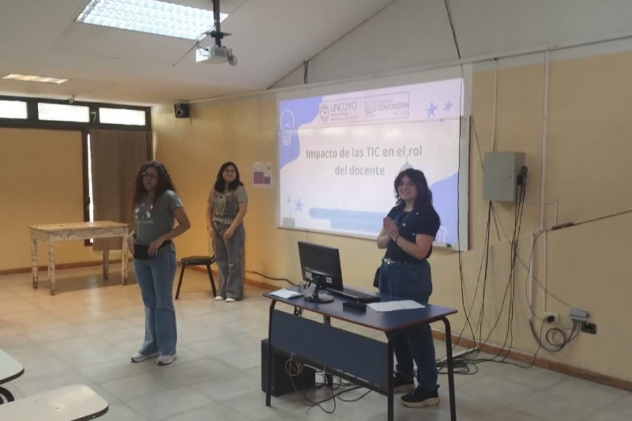 imagen Cuando la oralidad se convierte en conocimiento: estudiantes de "Lectura y Escritura en la Universidad" mostraron sus presentaciones académicas innovadoras