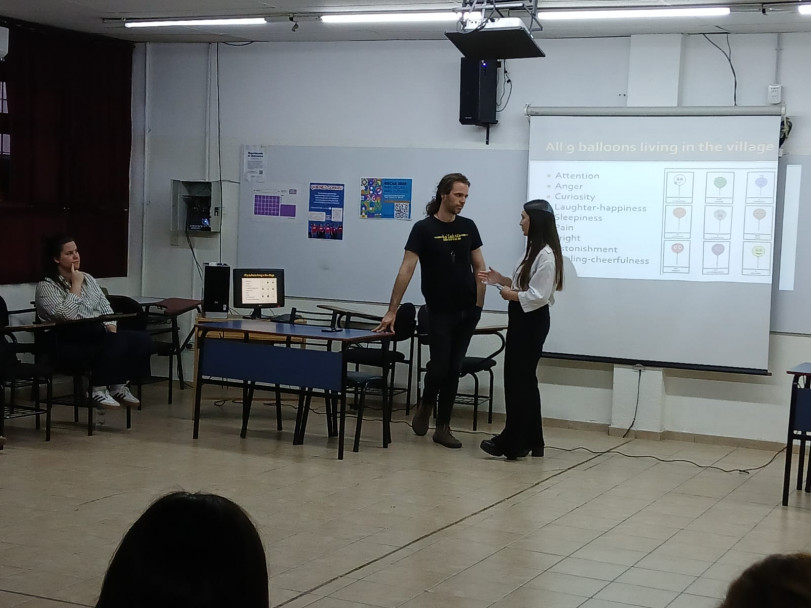 imagen Especialista en Terapia del Lenguaje de Hungría visitó la Facultad de Educación