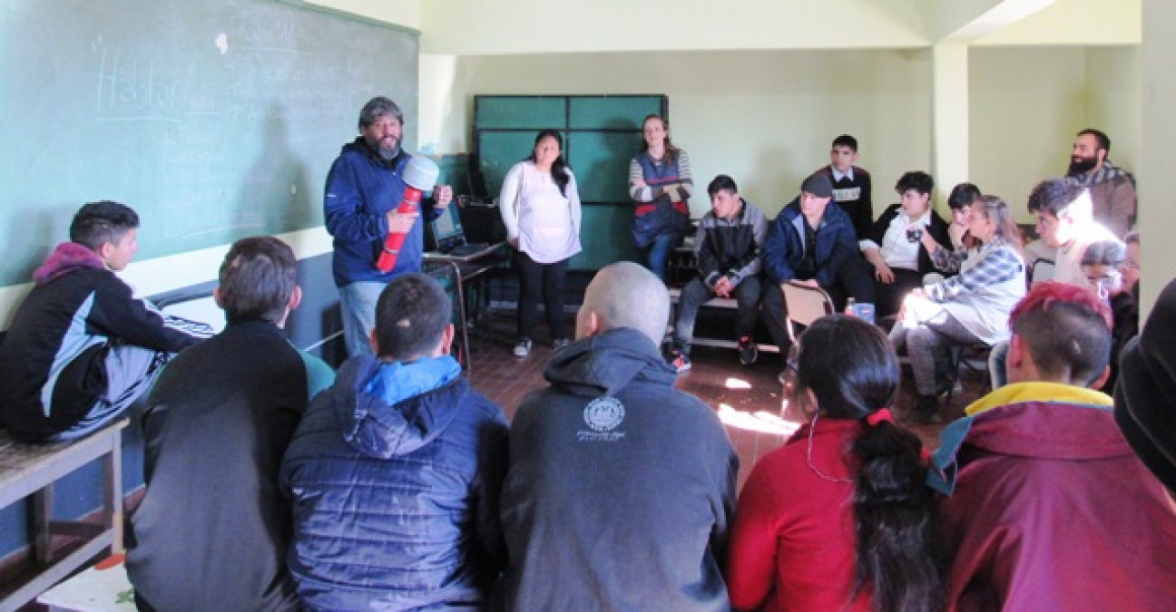 imagen Capacitan a jóvenes en producción radiofónica a través de Proyecto de Extensión