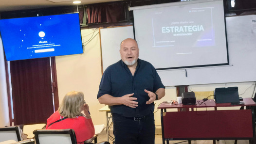 imagen Analizan cómo diseñar una estrategia de investigación