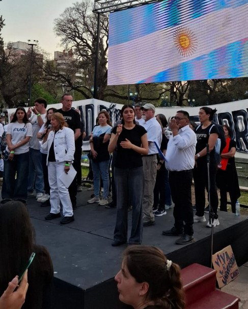 imagen Egresaron nuevos técnicos superiores en Interpretación de Lengua de Señas