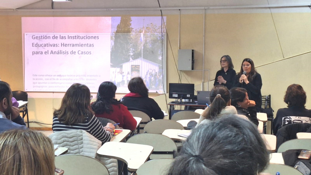 imagen Docentes se capacitan en gestión de las instituciones educativas