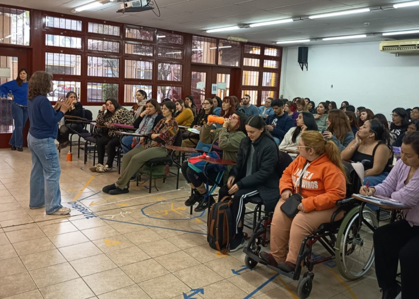 imagen Silvia Minoli visitó la Facultad de Educación