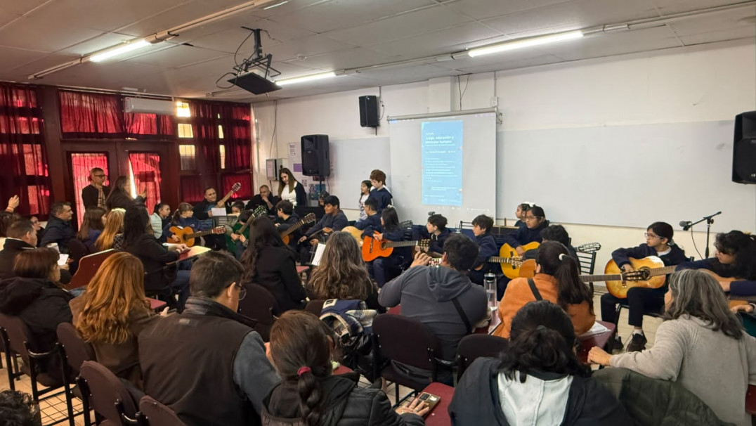 imagen Más de 70 docentes se capacitan en juego, educación y bienestar humano