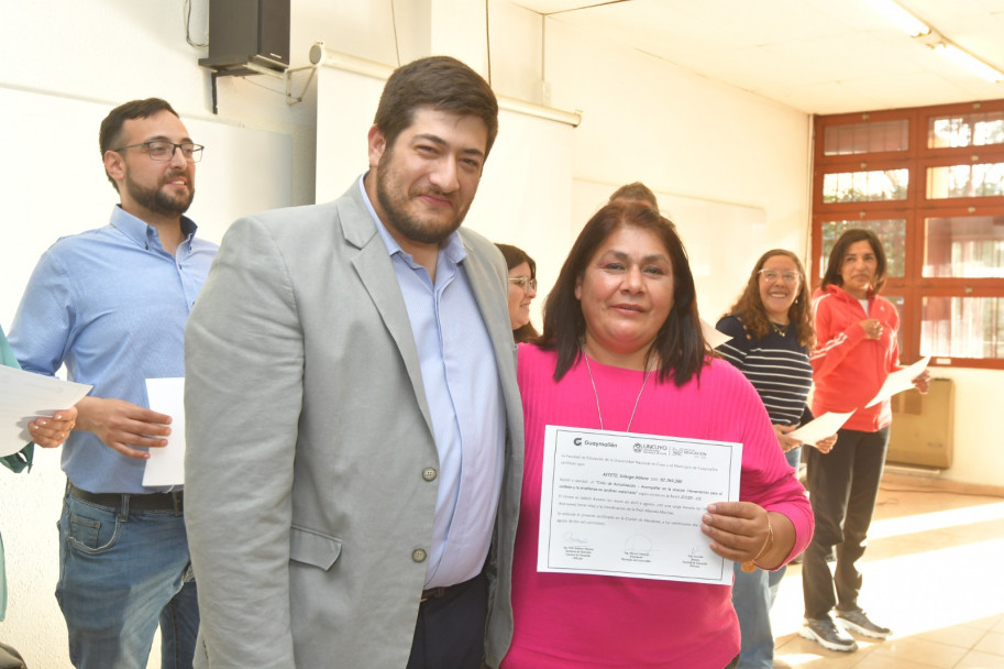 imagen Treinta y siete auxiliares de jardines de Guaymallén se capacitaron en la Facultad de Educación