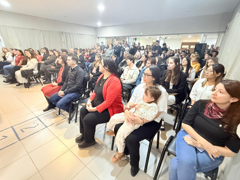 imagen Juraron 26 nuevos egresados de la Facultad de Educación