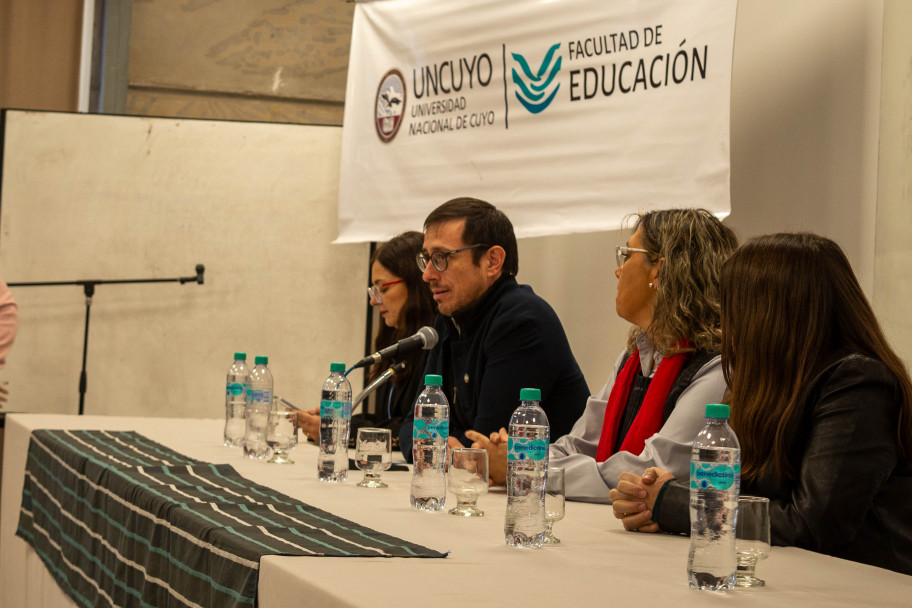imagen La Facultad de Educación lidera el debate sobre innovación y educación a distancia