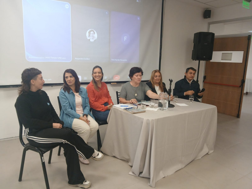 imagen La Facultad de Educación impulsa la implementación de la ESI mediante el intercambio de experiencias