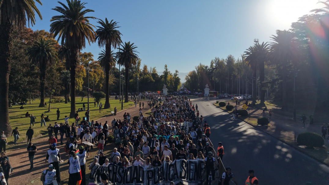 imagen La Facultad de Educación marchó por el financiamiento de las universidades públicas