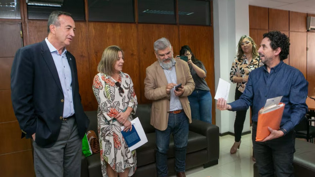 imagen La Facultad de Educación acompañará a Diario Los Andes para que su archivo sea de acceso universal