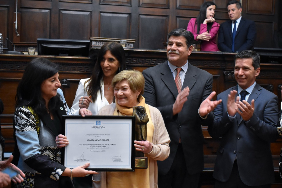 imagen Distinguieron a Jovita Kemelmajer por su labor en el ámbito de Humanidades 