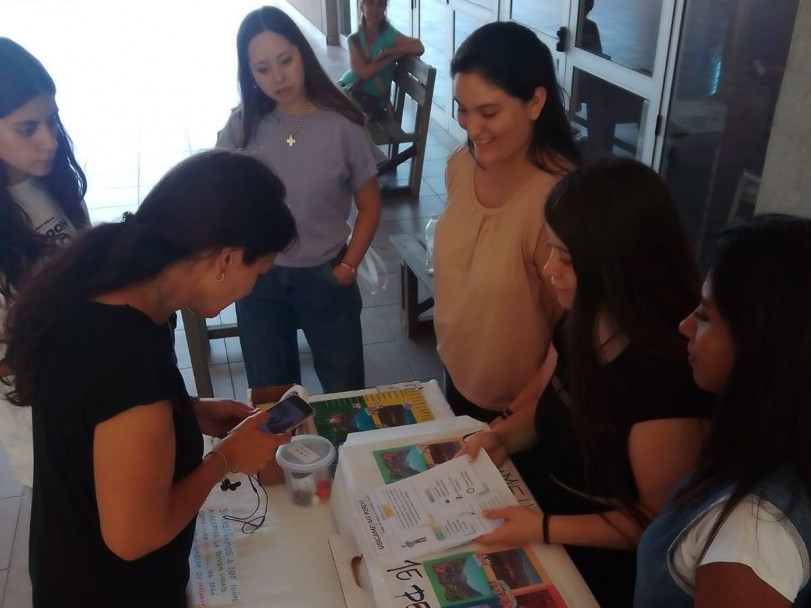 imagen Estudiantes de la Facultad de Educación presentaron juegos de mesa educativos en clase pública