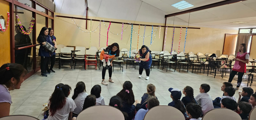 imagen Estudiantes presentaron trabajos finales de Lenguaje Corporal y Teatral