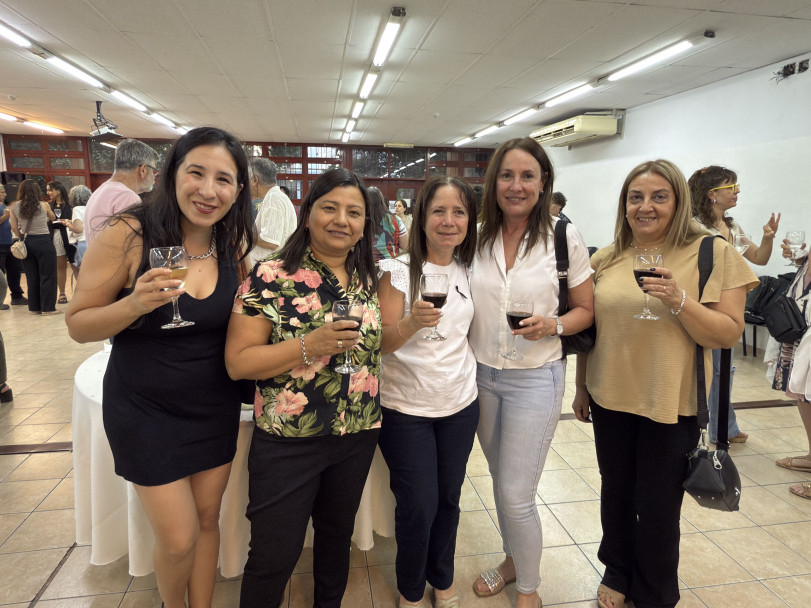 imagen La Facultad de Educación despidió el año con su tradicional brindis