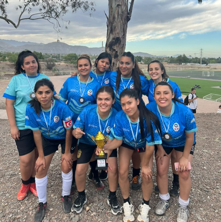imagen El equipo de fútbol femenino de la FED salió campeón de las Olimpiadas Interfacultades