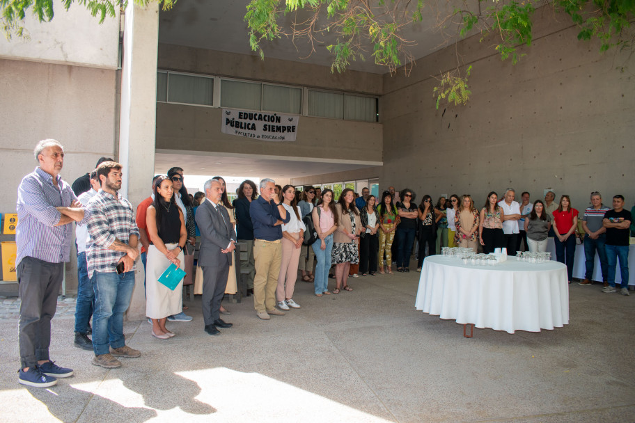 imagen Treinta árboles representan los primeros 30 años de la Facultad de Educación de la UNCuyo