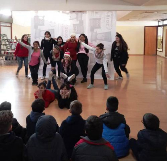 imagen Presentaron obra teatral a niños de la Escuela Carmen Vera Arenas