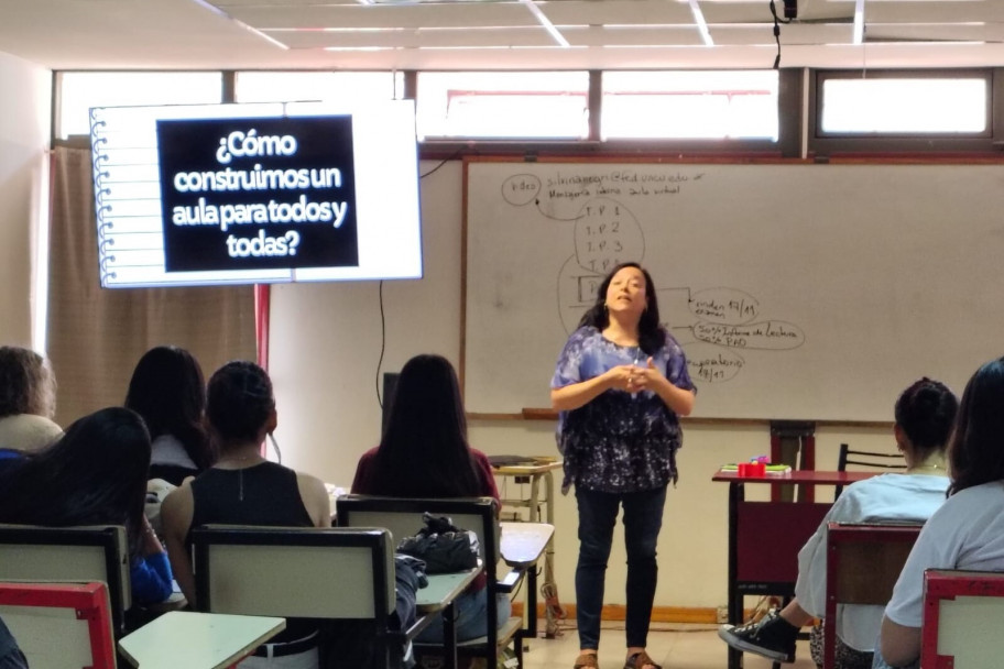 imagen Cuando la oralidad se convierte en conocimiento: estudiantes de "Lectura y Escritura en la Universidad" mostraron sus presentaciones académicas innovadoras