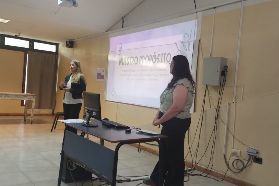 imagen Cuando la oralidad se convierte en conocimiento: estudiantes de "Lectura y Escritura en la Universidad" mostraron sus presentaciones académicas innovadoras