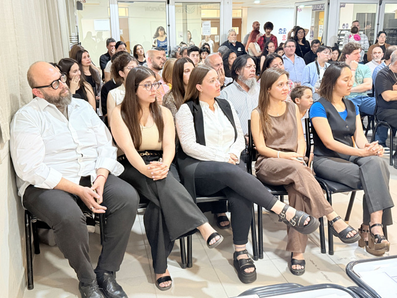 imagen Juraron 25 nuevos egresados de la Facultad de Educación