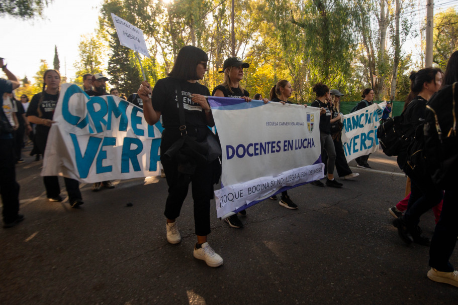 imagen La Facultad de Educación marchó por el financiamiento de las universidades públicas