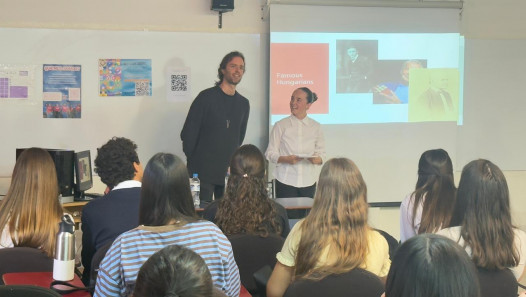 imagen Especialista en Terapia del Lenguaje de Hungría visitó la Facultad de Educación