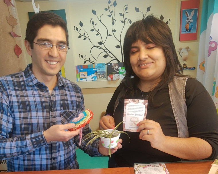 imagen Nombraron "Bajo el árbol de los cuentos" el nuevo rincón infantil de la Biblioteca de Educación