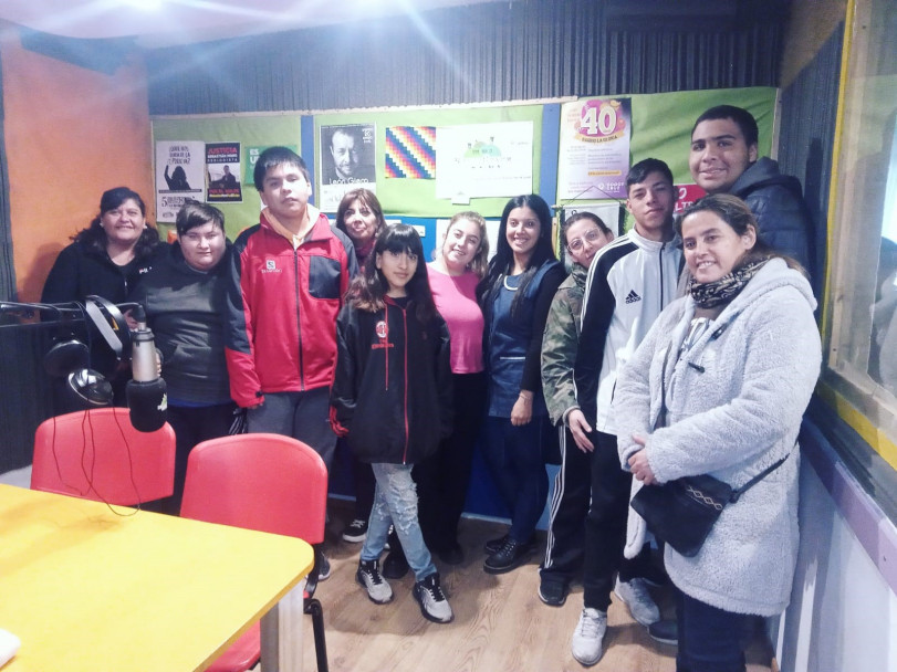 imagen Estudiantes del Taller de Noticias acompañaron las producciones radiales de adolescentes, jóvenes y adultos de escuelas de Godoy Cruz