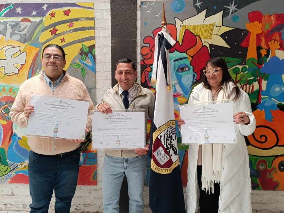 imagen Tres personas privadas de su libertad se graduaron como Técnicos Universitarios en Educación Social