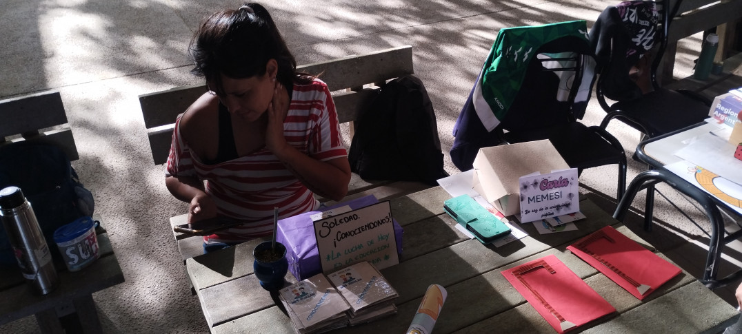 imagen Estudiantes de la Facultad de Educación presentaron juegos de mesa educativos en clase pública