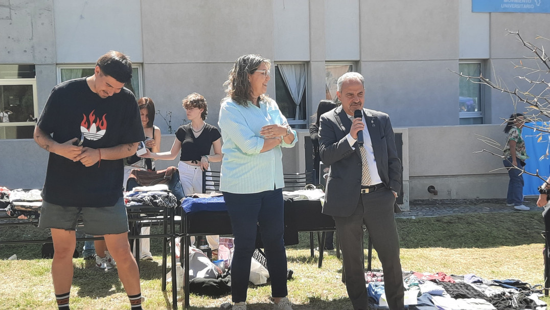 imagen Estudiantes celebraron su día con música, juegos y sorteos