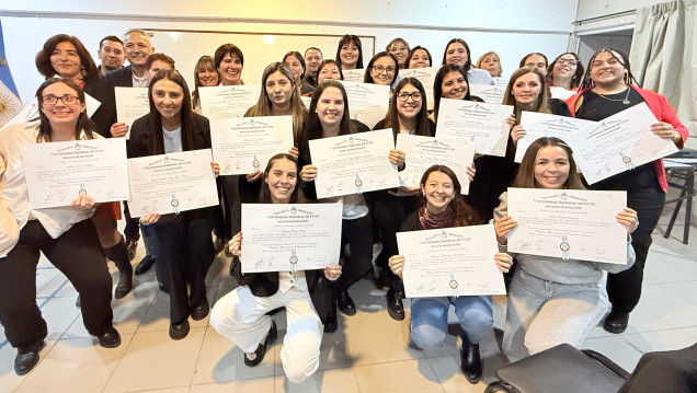 imagen Juraron 26 nuevos egresados de la Facultad de Educación