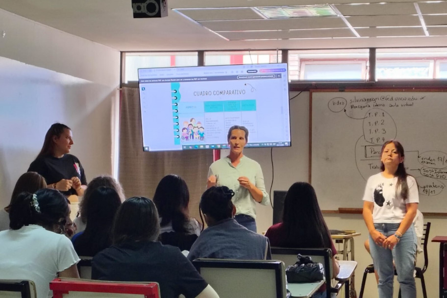 imagen Cuando la oralidad se convierte en conocimiento: estudiantes de "Lectura y Escritura en la Universidad" mostraron sus presentaciones académicas innovadoras